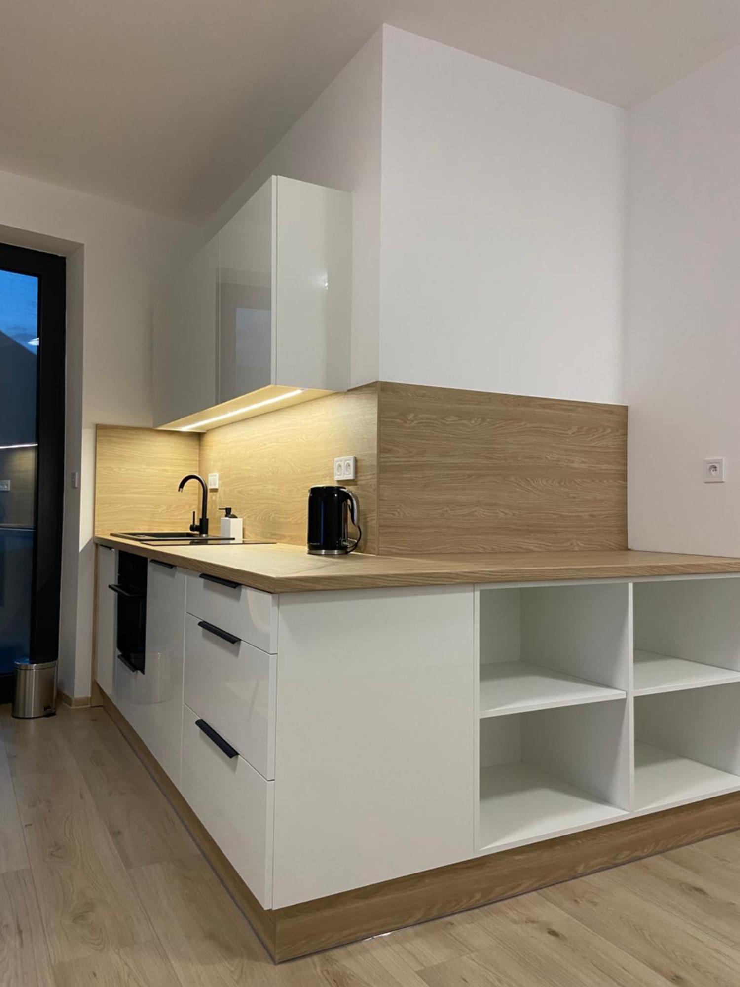 Ar Mykonos Oasis Apartamento Košice Exterior foto